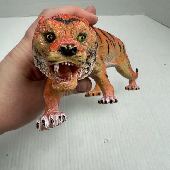 Jumbo Tiger Action Figure Animal Toy Lucky Star 12" Long - Picture 3 of 10